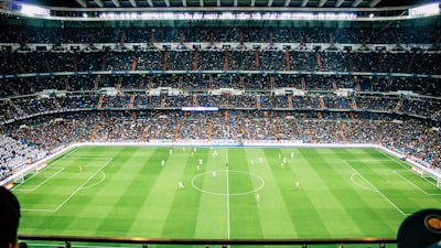 欧冠联赛精彩进球回放视频缩略图，球员射门瞬间